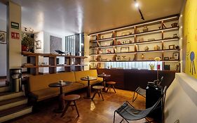 Hotel Dama